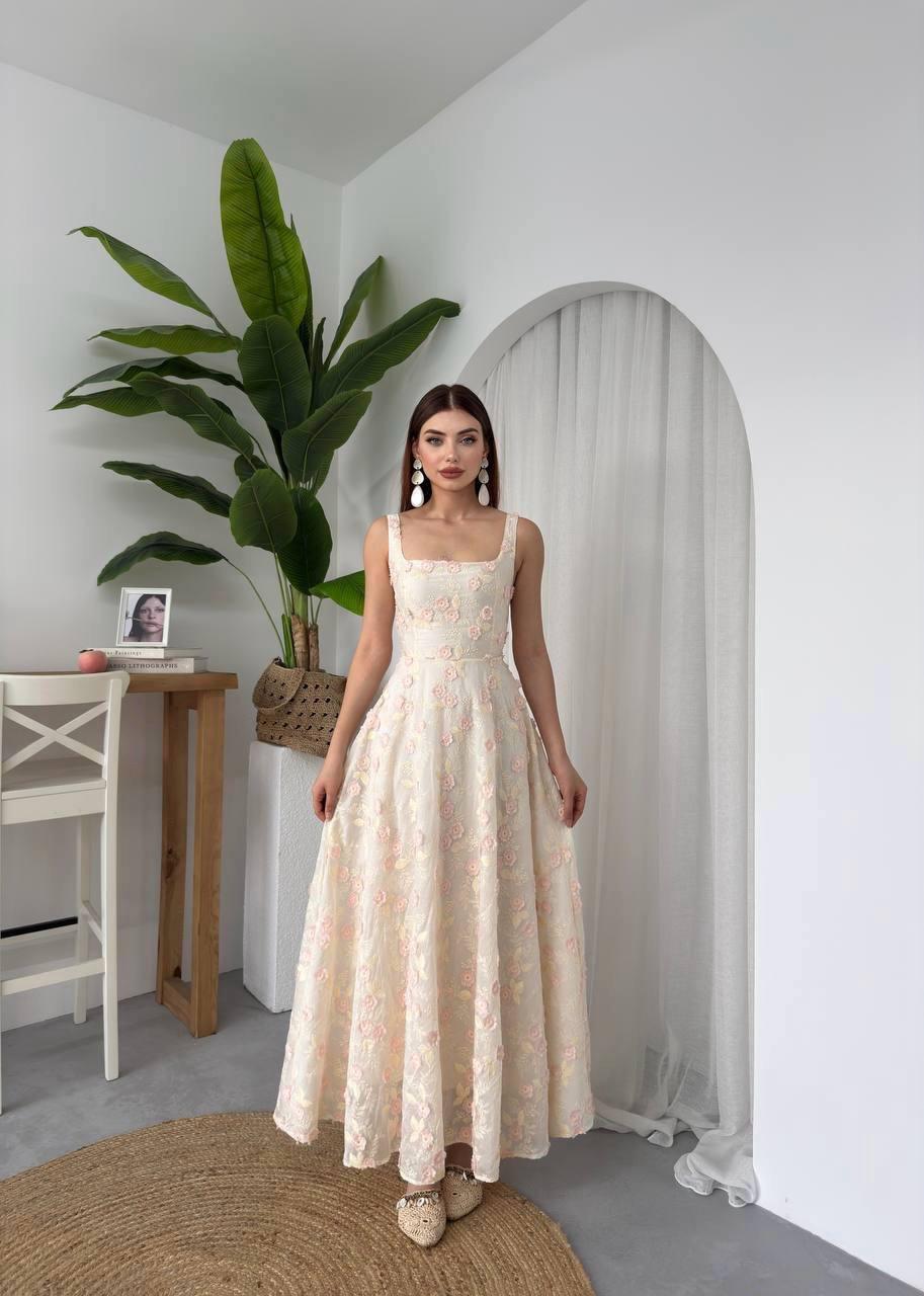 3 Boyutlu Çiçekli Tasarım Elbise